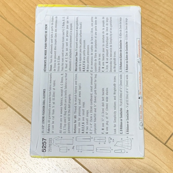 Simplicity Sewing Patterns for Dummies Booklet - Picture 2 of 2